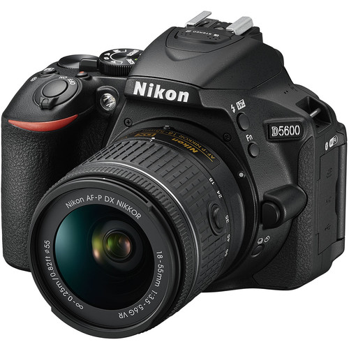 Nikon D5600 DSLR com lente 18-55mm