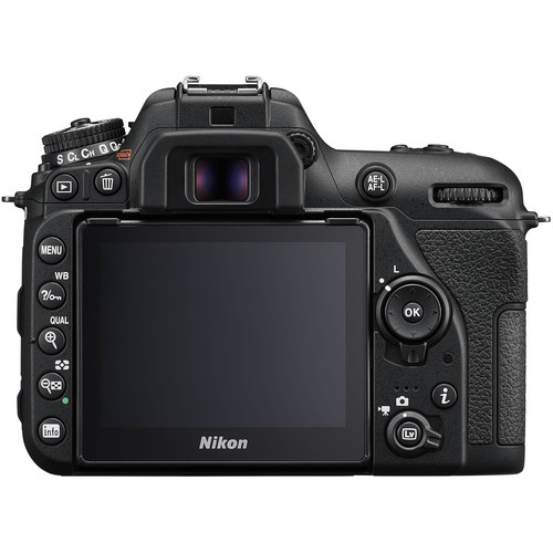 Nikon D7500 DSLR (Corpo)