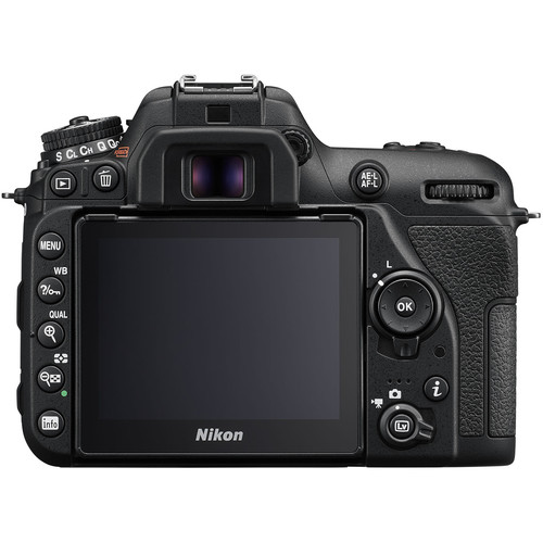 Nikon D7500 DSLR com lente 18-140mm